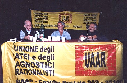 21 giugno 2002, Roma: Conferenza sulla santificazione di padre pio. Da sinistra: Luigi De Marchi, Mario Guarino, Carlo Pauer Modesti
