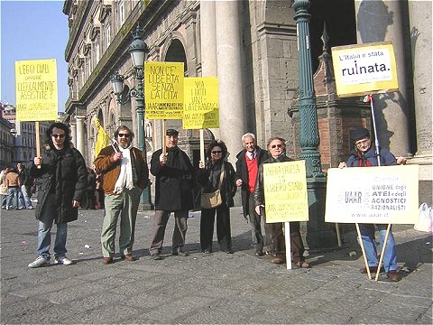Manifestanti del circolo di Napoli