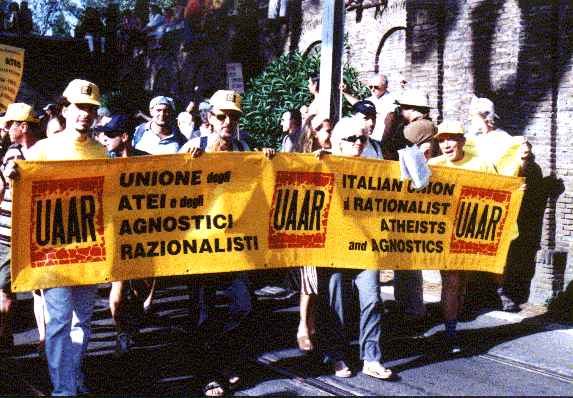 8 luglio 2000: L'UAAR al World Gay Pride 2000 di Roma