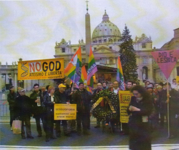 13 gennaio 2004: manifestazione davanti piazza San Pietro per Alfredo Ormando