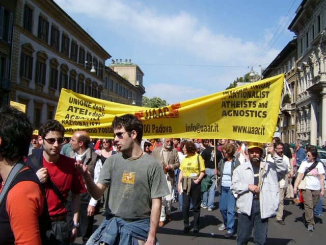 25 aprile 2004: Immagini della partecipazione dell’UAAR