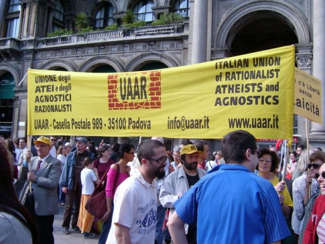 25 aprile 2004: Immagini della partecipazione dell’UAAR