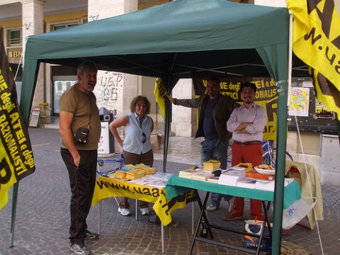 1° maggio 2008, Grosseto: stand del circolo locale UAAR